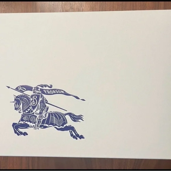 BNWT Burberry Quilted Crossbody Bag in Burgundy - Picture 10 of 13